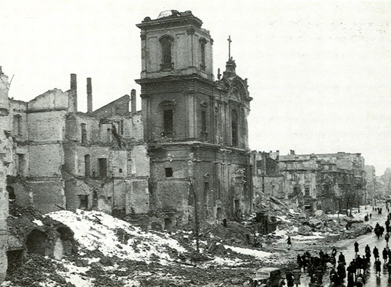 Kościół Świętego Krzyża po zniszczeniach wojennych, 1945